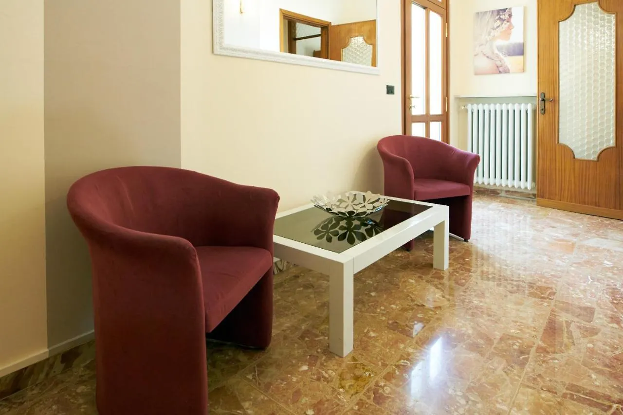 Cinzia'S Holiday Home Ντεζεντσάνο ντελ Γκάρντα Ιταλία