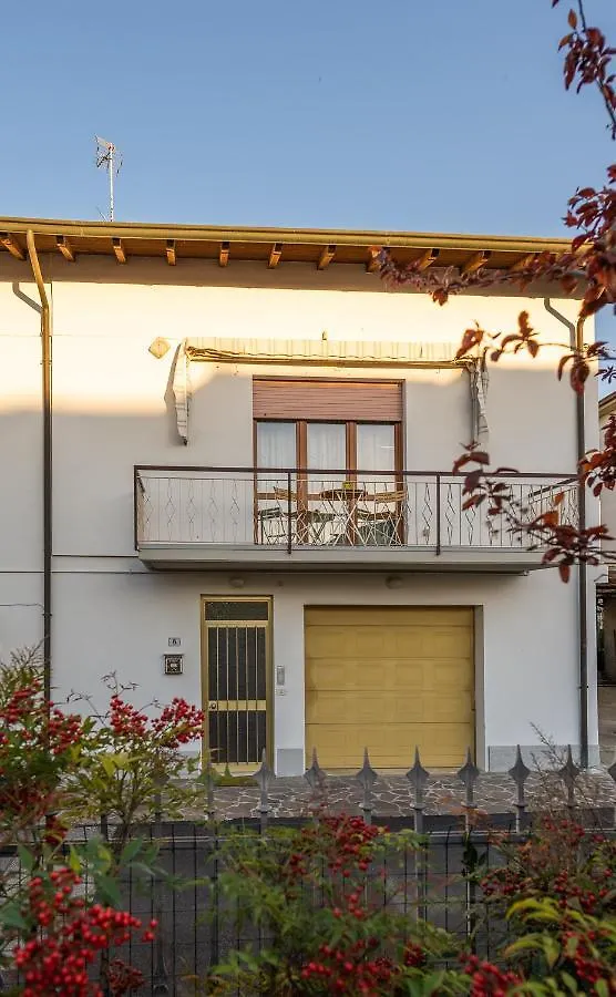 Cinzia'S Holiday Home Ντεζεντσάνο ντελ Γκάρντα 0*,  Ιταλία